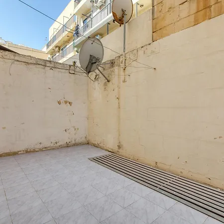 Swieqi With Private Courtyard Apartment